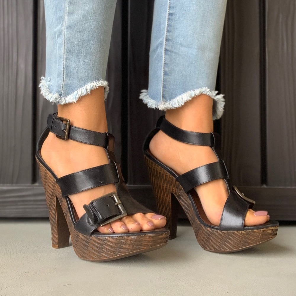 Brazil Made Light As Air Platform Leather Sandal - Picture 5 of 7